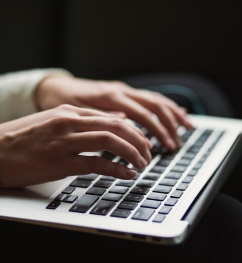 Why International Businesses Outsource Social Media Marketing