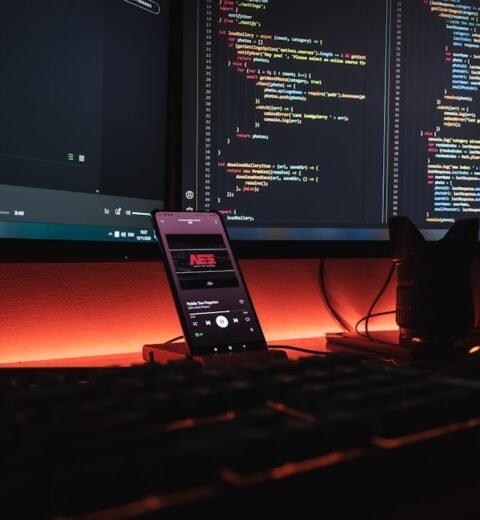 Web & App Development Cost: USA/UK Agency vs Outsourcing (2026)